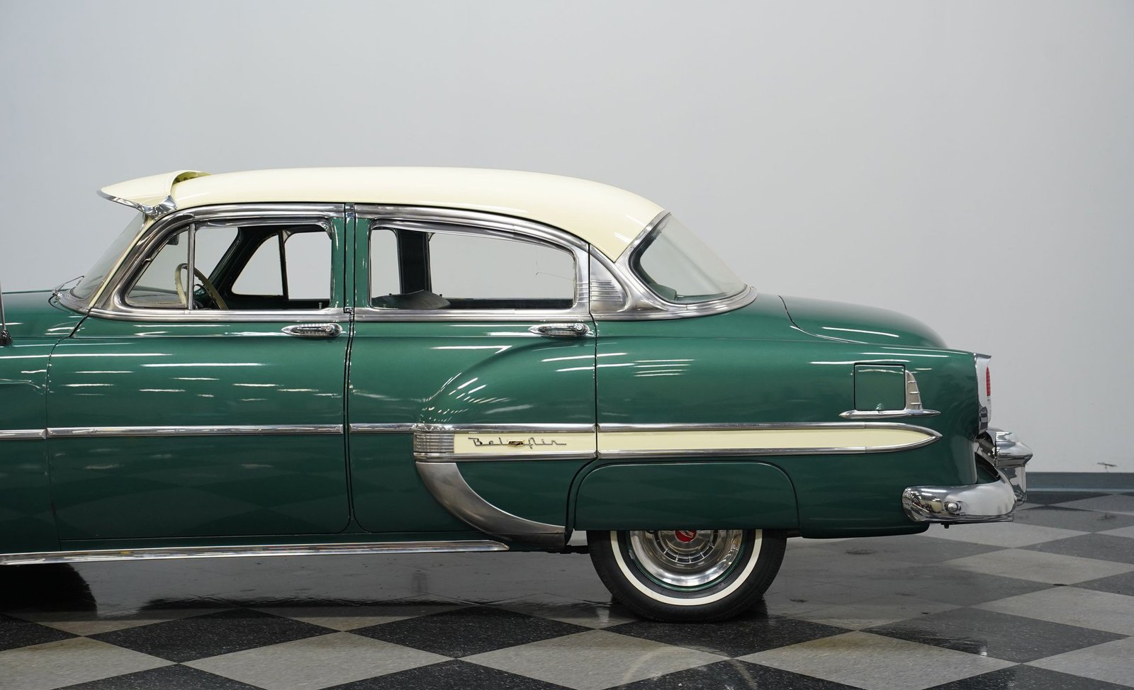 Chevrolet 1954 Bel Air Sedan de 4 portas - Imagem 18