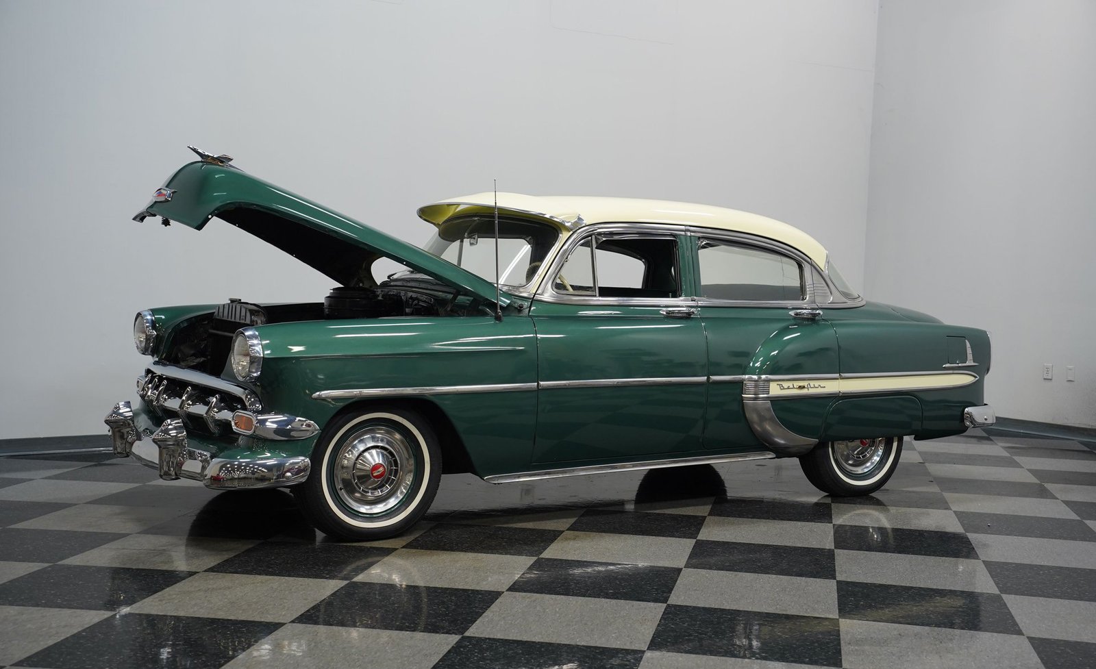 Chevrolet 1954 Bel Air Sedan de 4 portas - Imagem 15