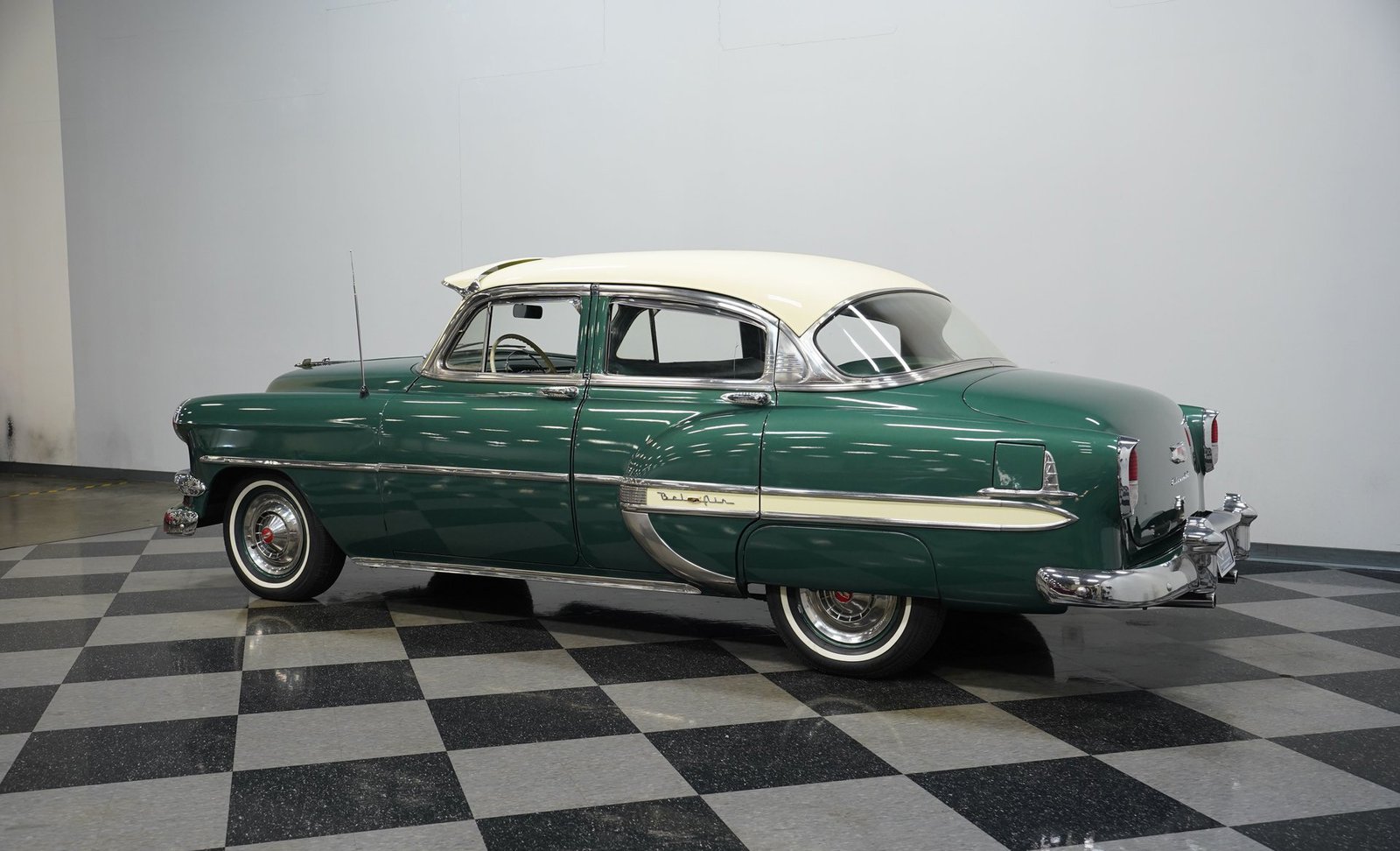 Chevrolet 1954 Bel Air Sedan de 4 portas - Imagem 29