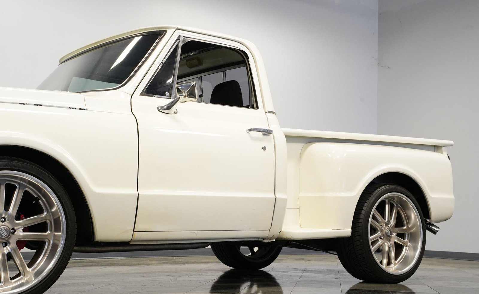 Chevrolet 1970 C10 Stepside Restomod - Imagem 18