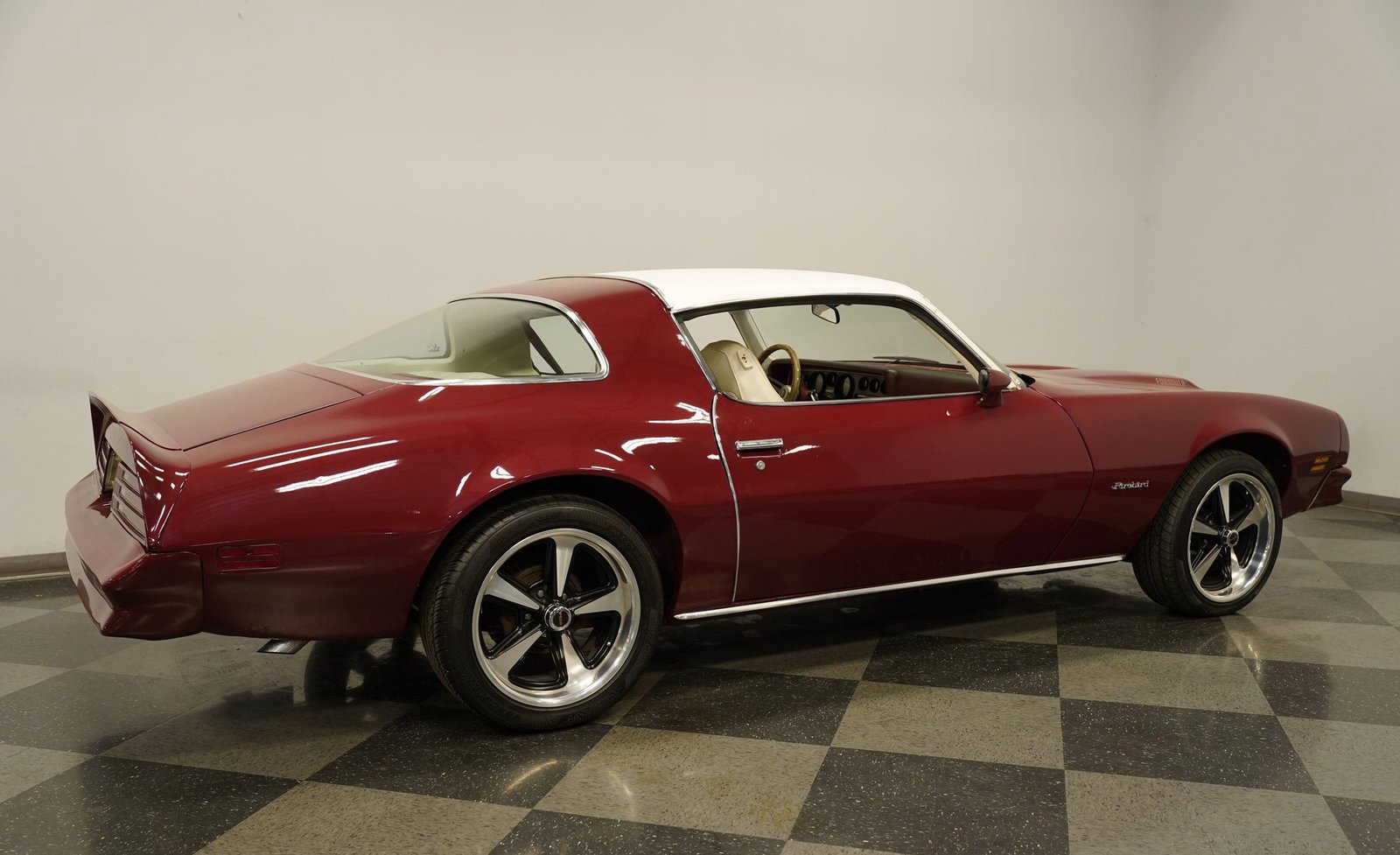Pontiac 1976 Firebird Formula 400 - Imagem 25