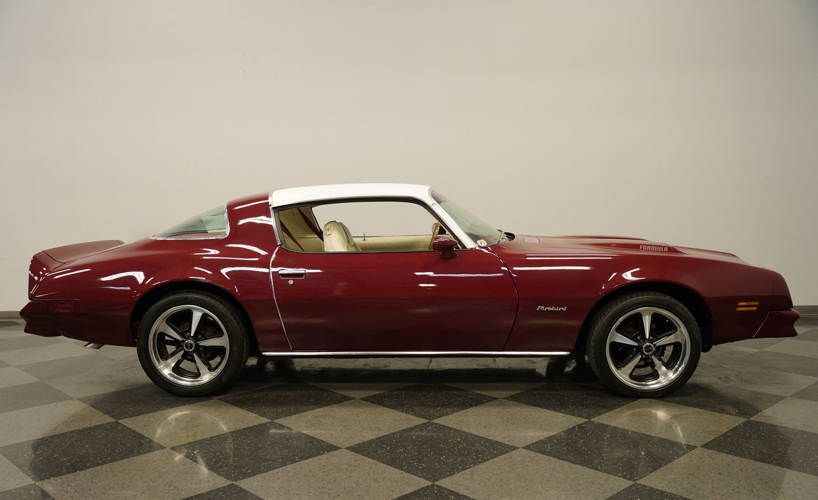 Pontiac 1976 Firebird Formula 400 - Imagem 24