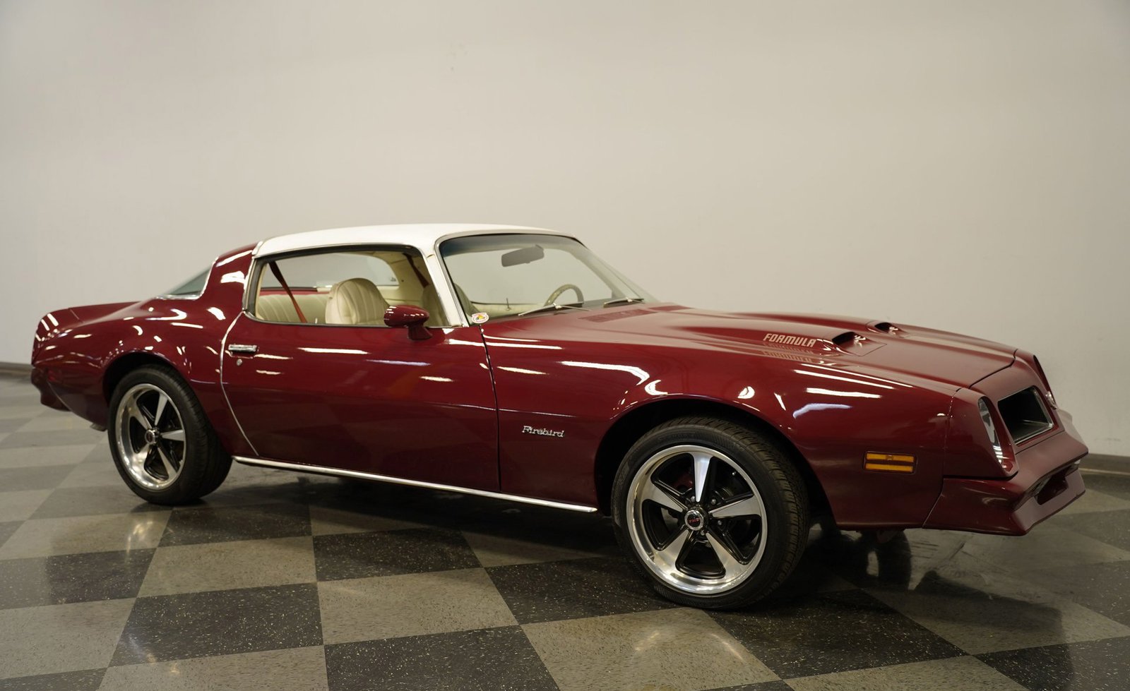Pontiac 1976 Firebird Formula 400 - Imagem 23