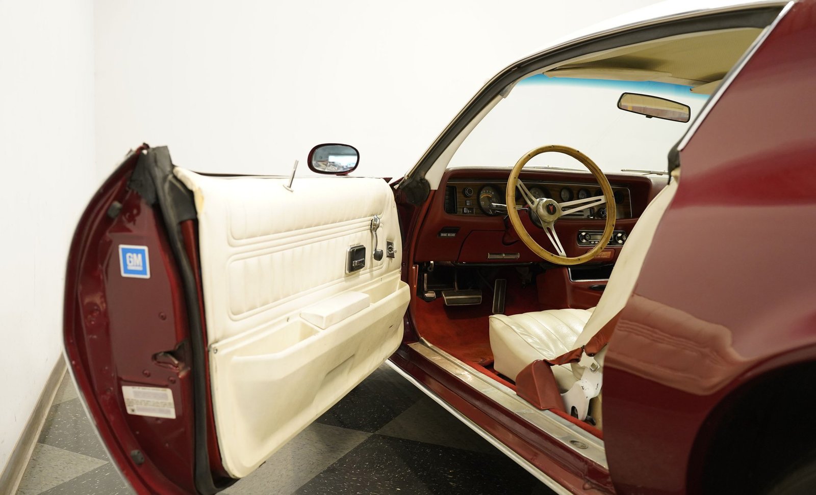 Pontiac 1976 Firebird Formula 400 - Imagem 17