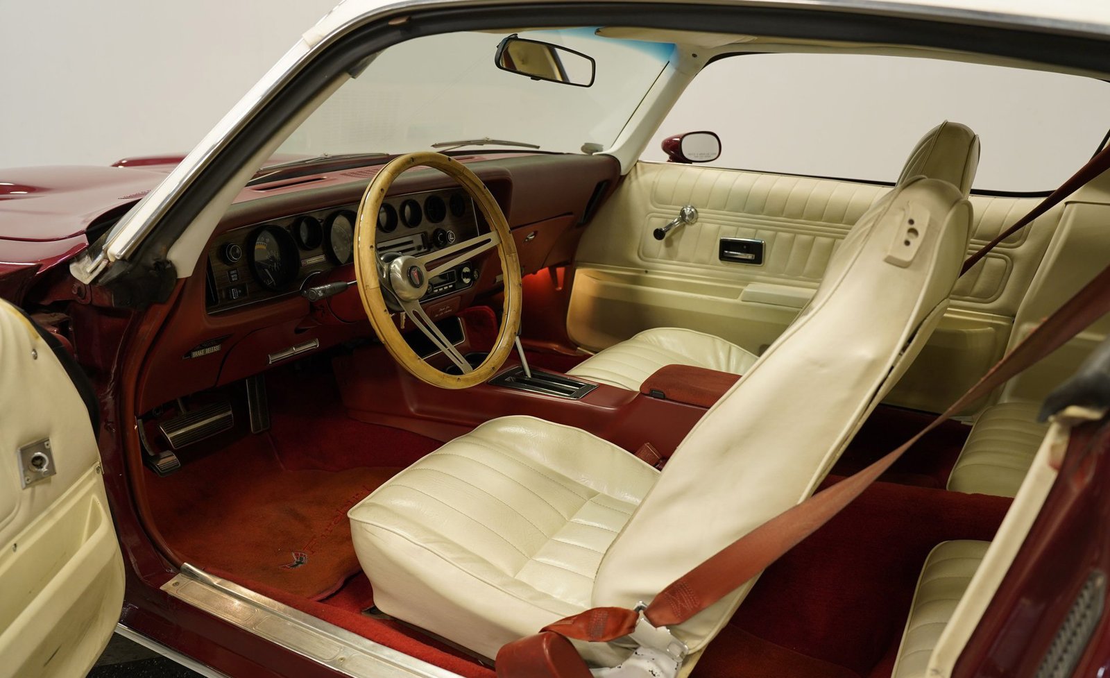 Pontiac 1976 Firebird Formula 400 - Imagem 16