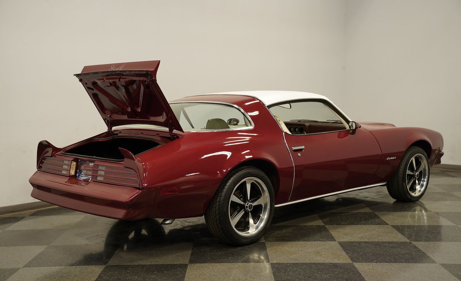 Pontiac 1976 Firebird Formula 400 - Imagem 3