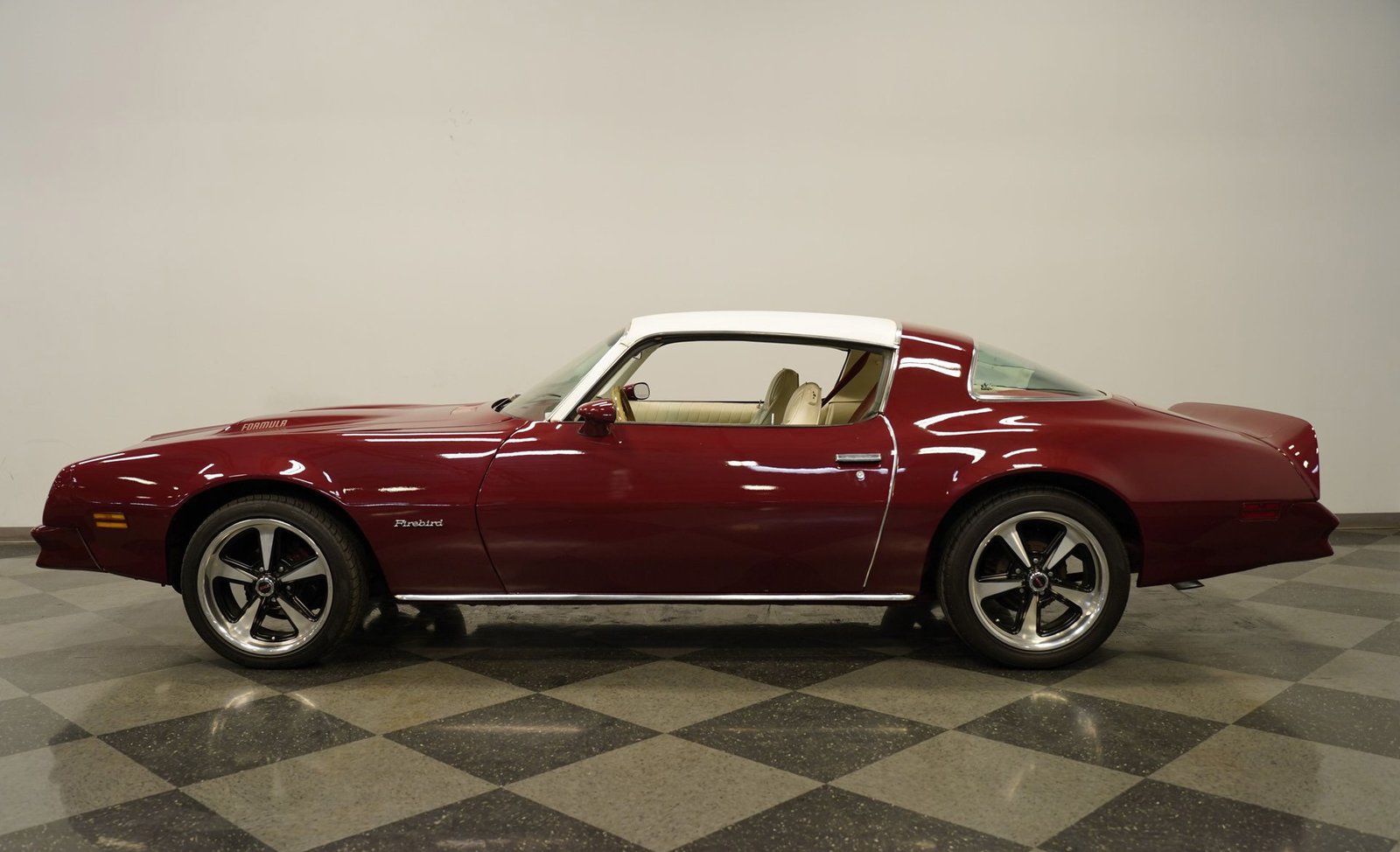 Pontiac 1976 Firebird Formula 400 - Imagem 30