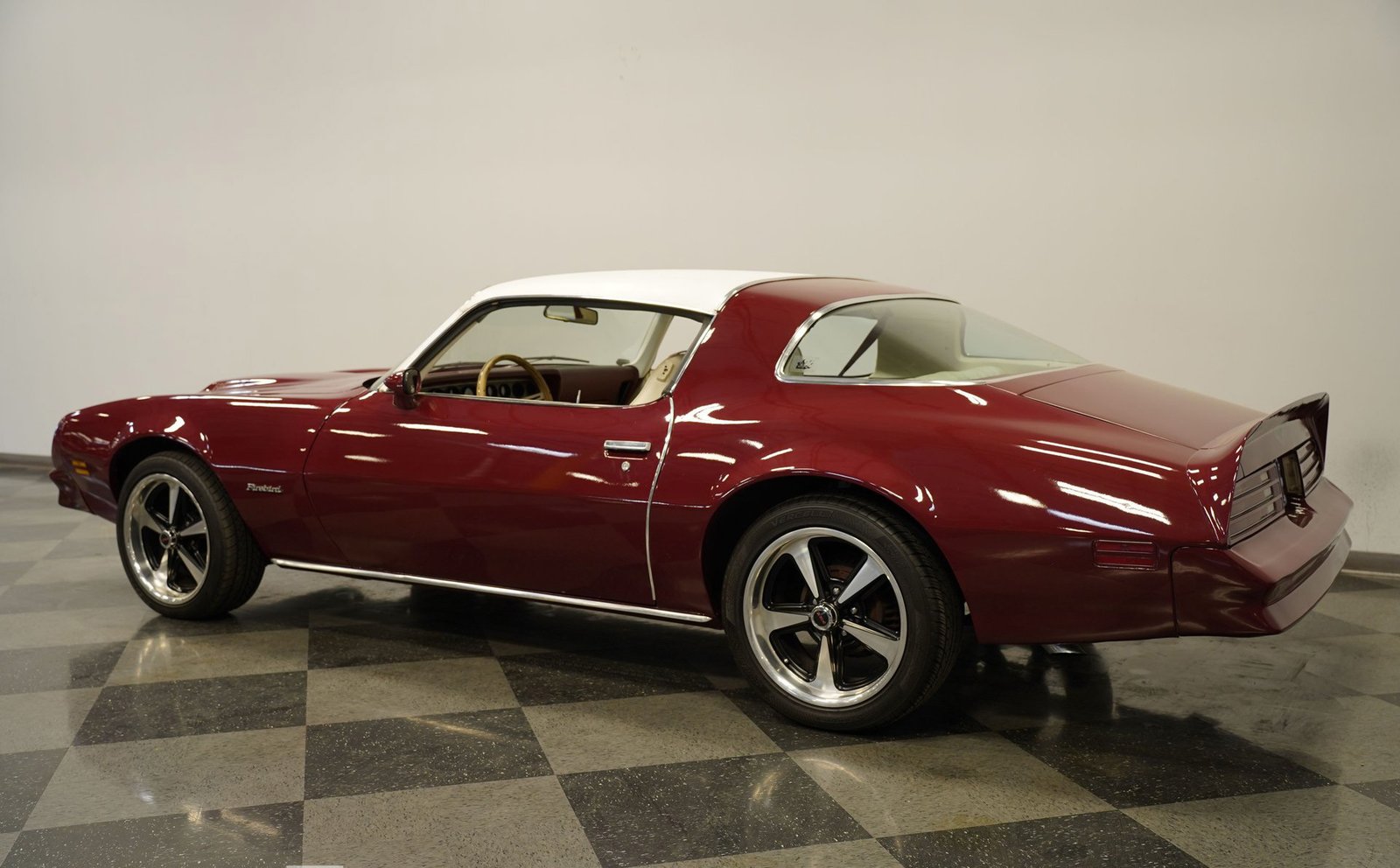 Pontiac 1976 Firebird Formula 400 - Imagem 29