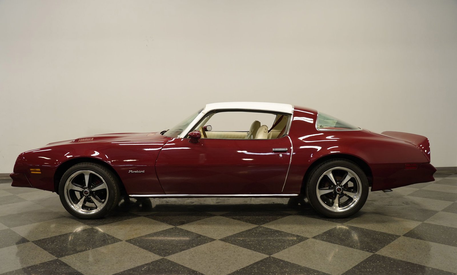Pontiac 1976 Firebird Formula 400 - Imagem 35