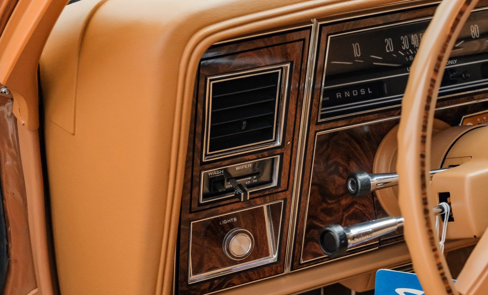 Oldsmobile 1978 Delta 88 Royale - Imagem 16
