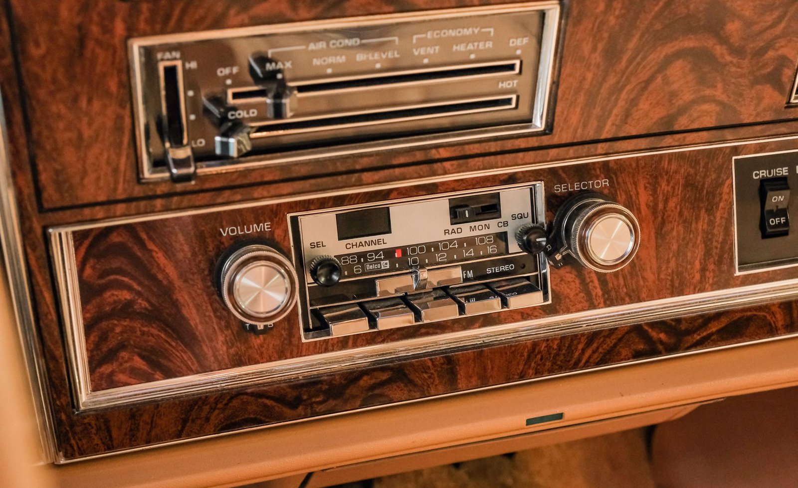 Oldsmobile 1978 Delta 88 Royale - Imagem 13