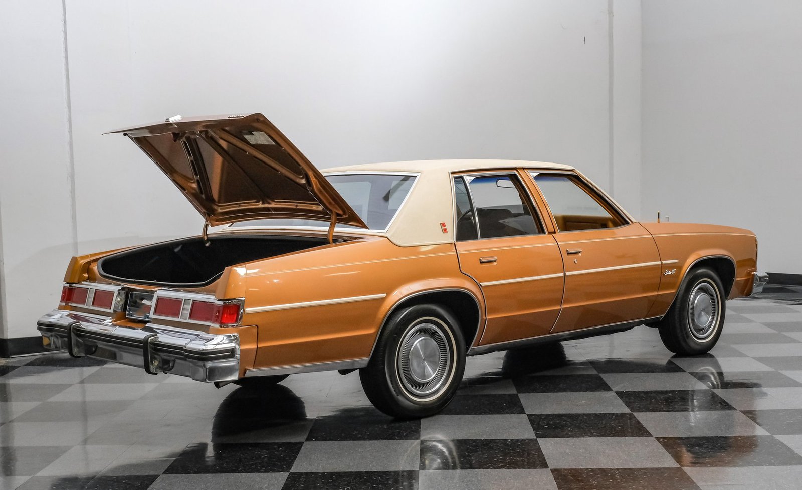 Oldsmobile 1978 Delta 88 Royale - Imagem 3