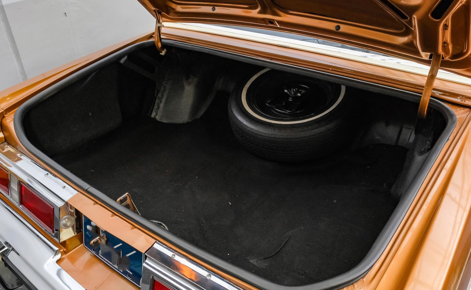 Oldsmobile 1978 Delta 88 Royale - Imagem 2