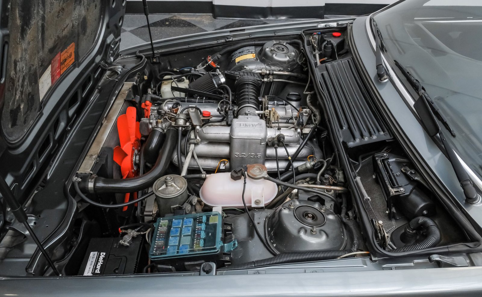 BMW 1983 633CSi - Imagem 38