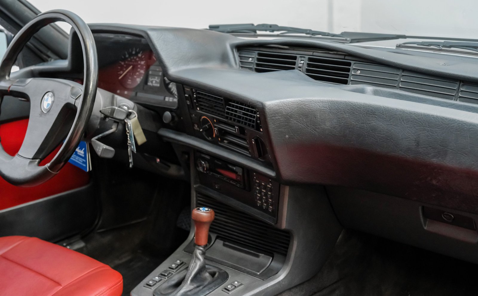 BMW 1983 633CSi - Imagem 13