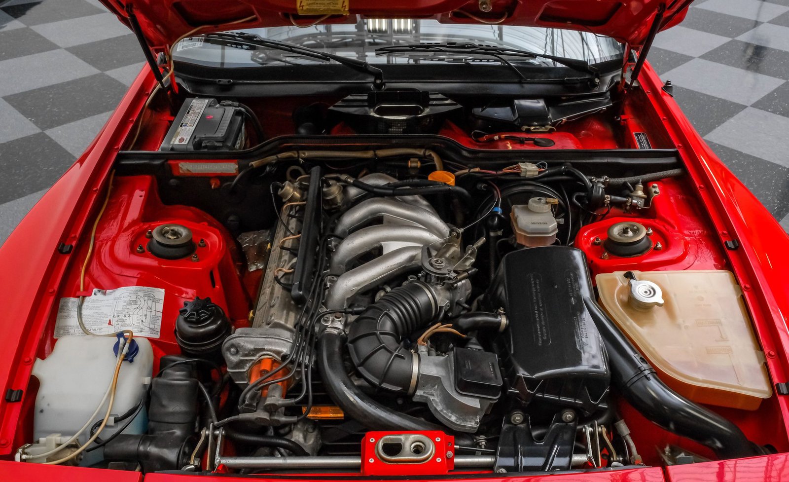Porsche 1984 944 - Imagem 32