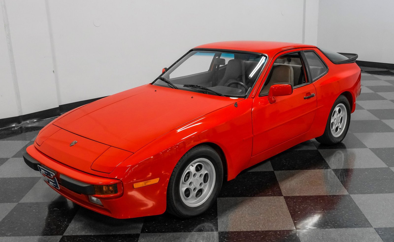 Porsche 1984 944 - Imagem 22
