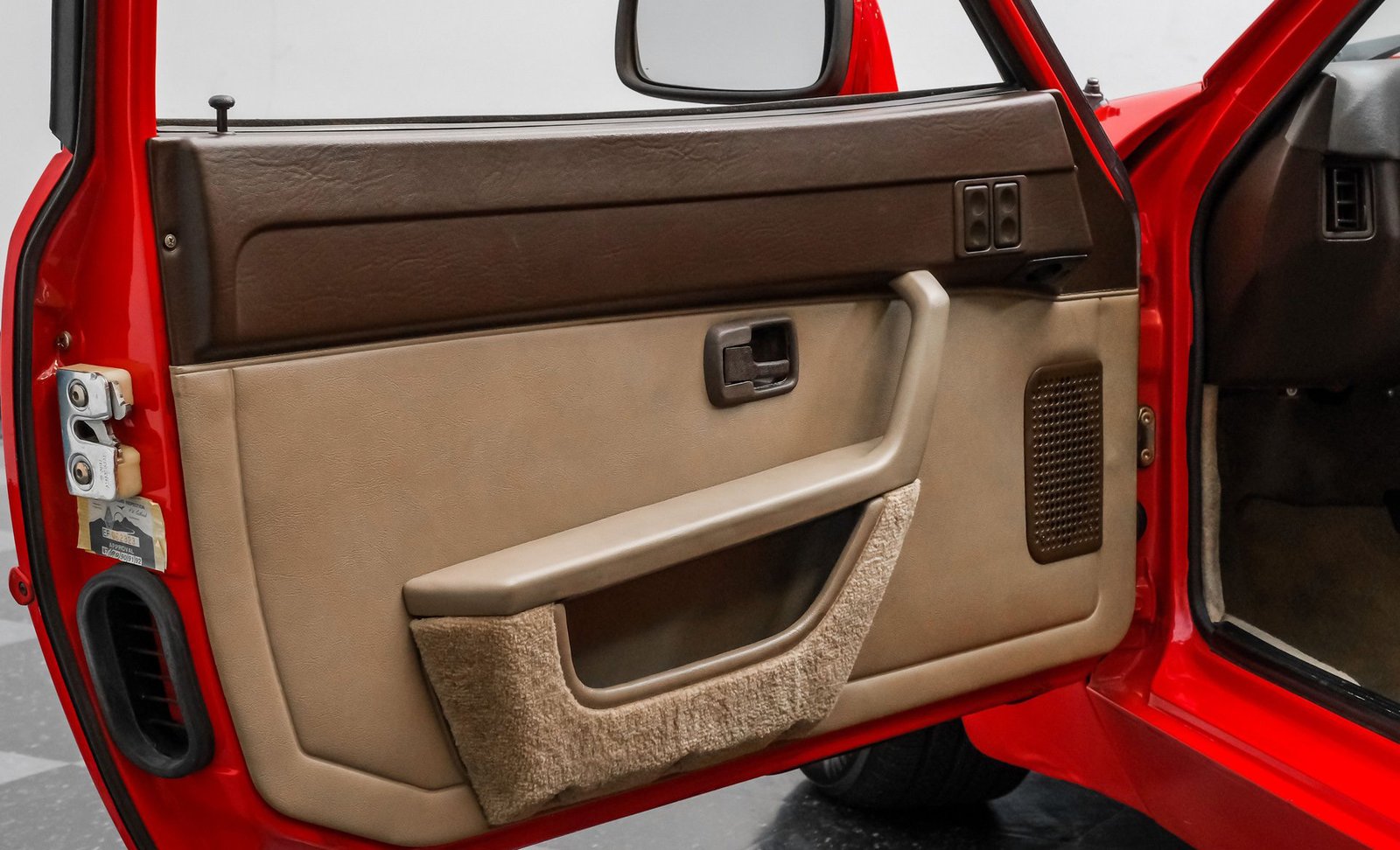 Porsche 1984 944 - Imagem 16