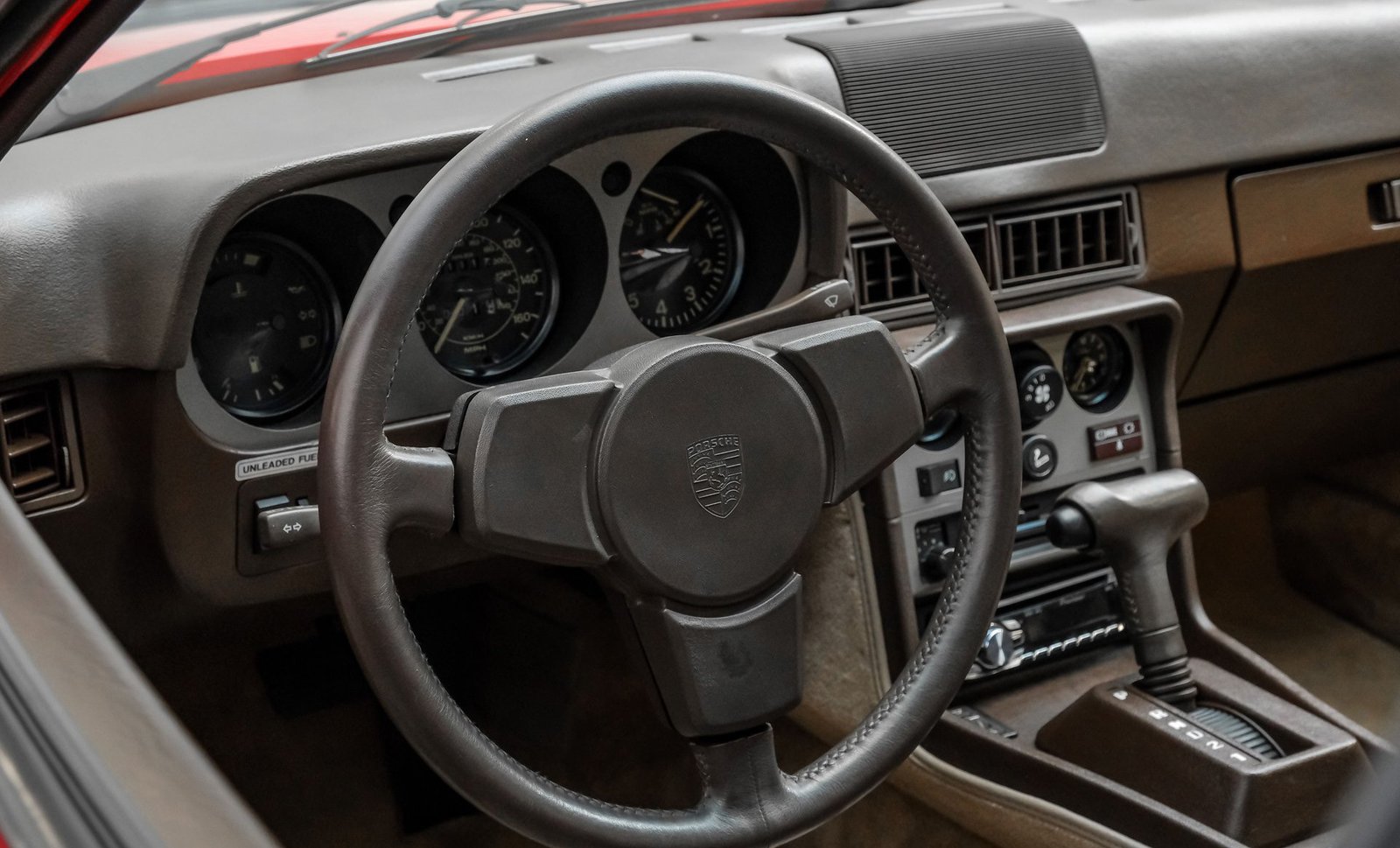 Porsche 1984 944 - Imagem 13