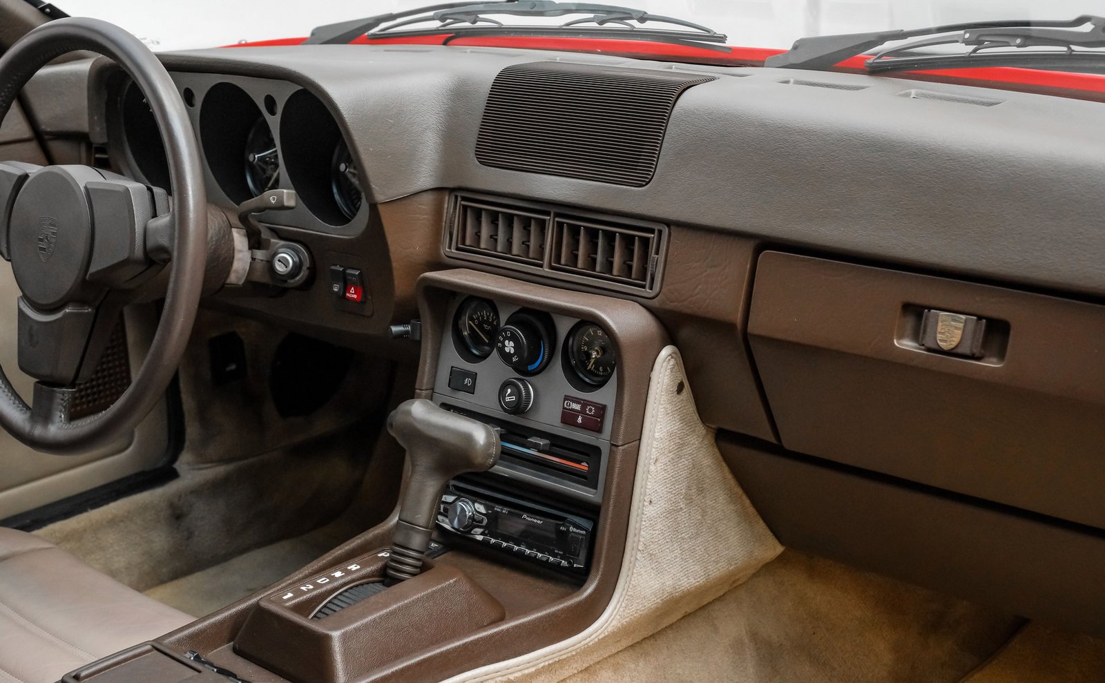 Porsche 1984 944 - Imagem 11