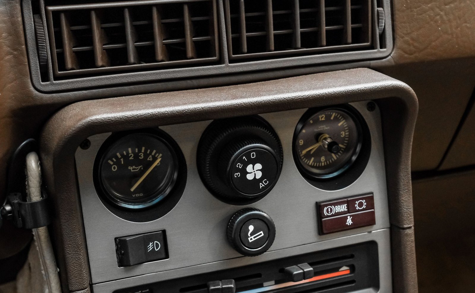 Porsche 1984 944 - Imagem 9