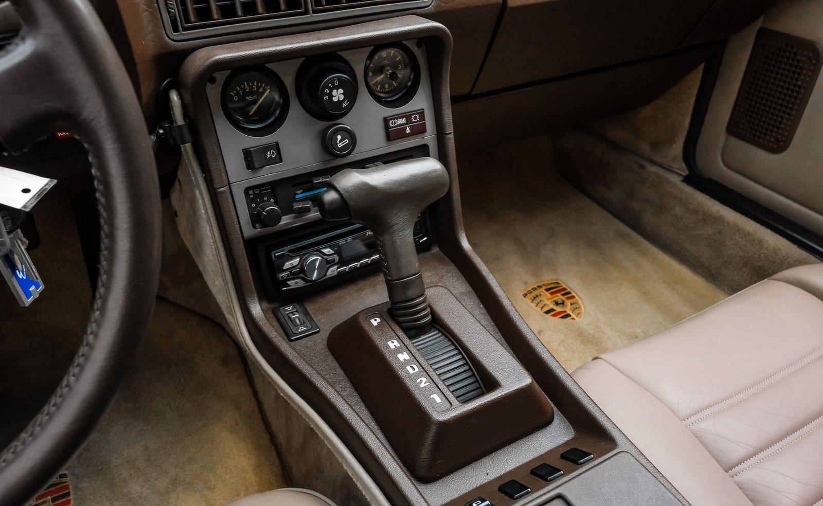 Porsche 1984 944 - Imagem 8