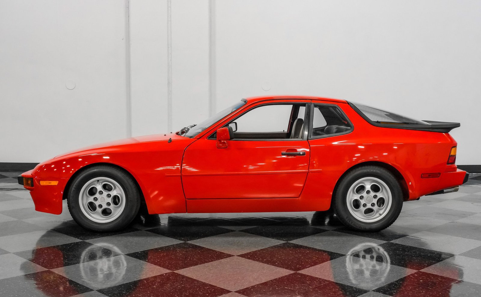 Porsche 1984 944 - Imagem 33
