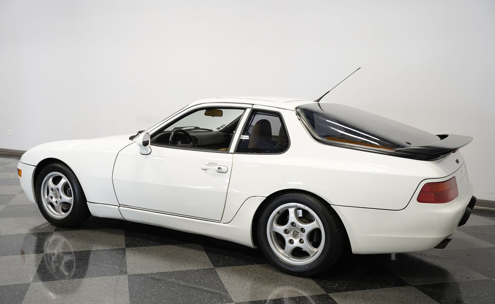 Porsche 1994 968 - Imagem 25