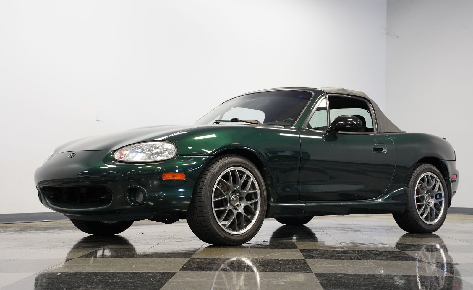 Mazda 1999 Miata MX-5 Conversível - Imagem 17