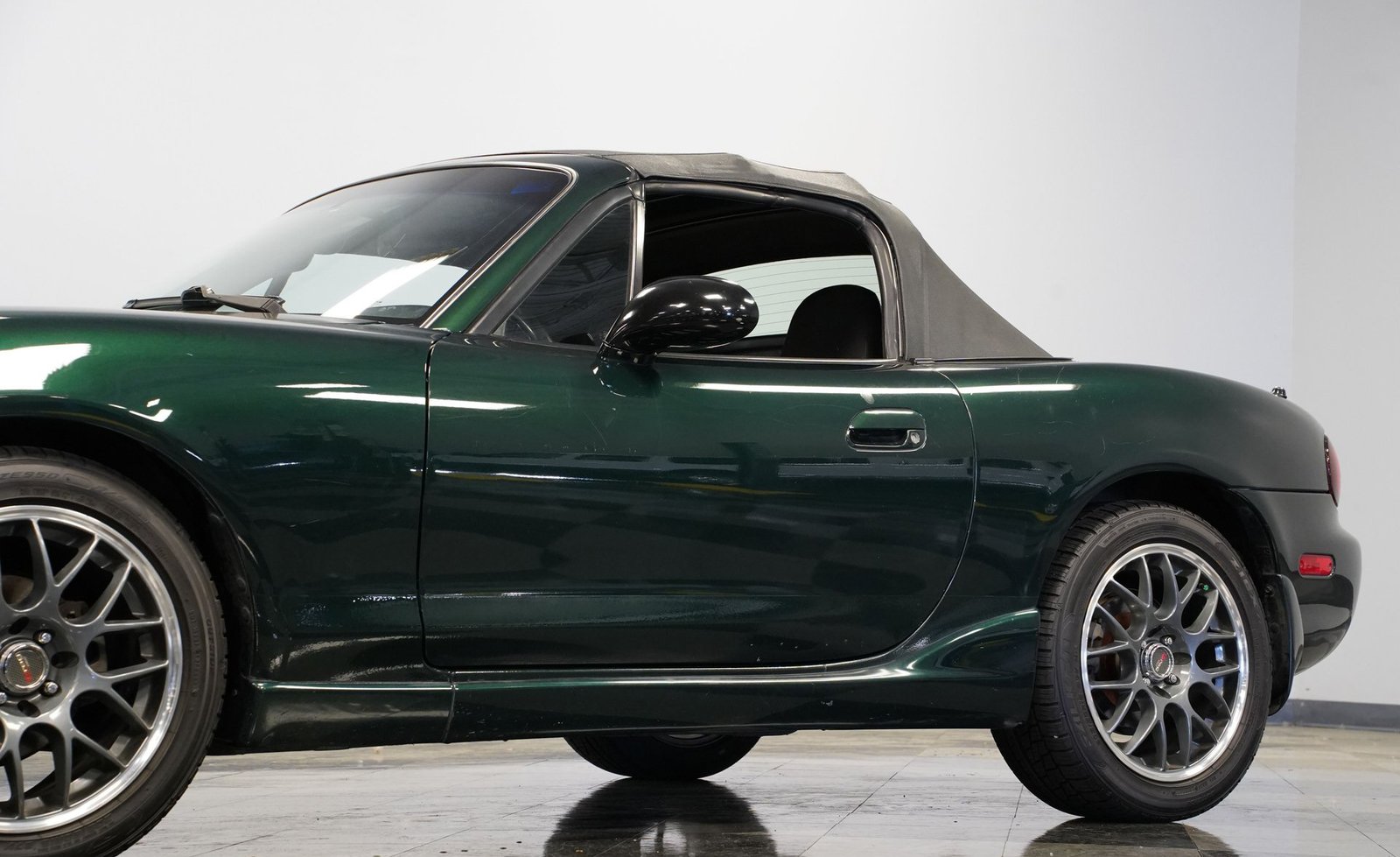 Mazda 1999 Miata MX-5 Conversível - Imagem 16
