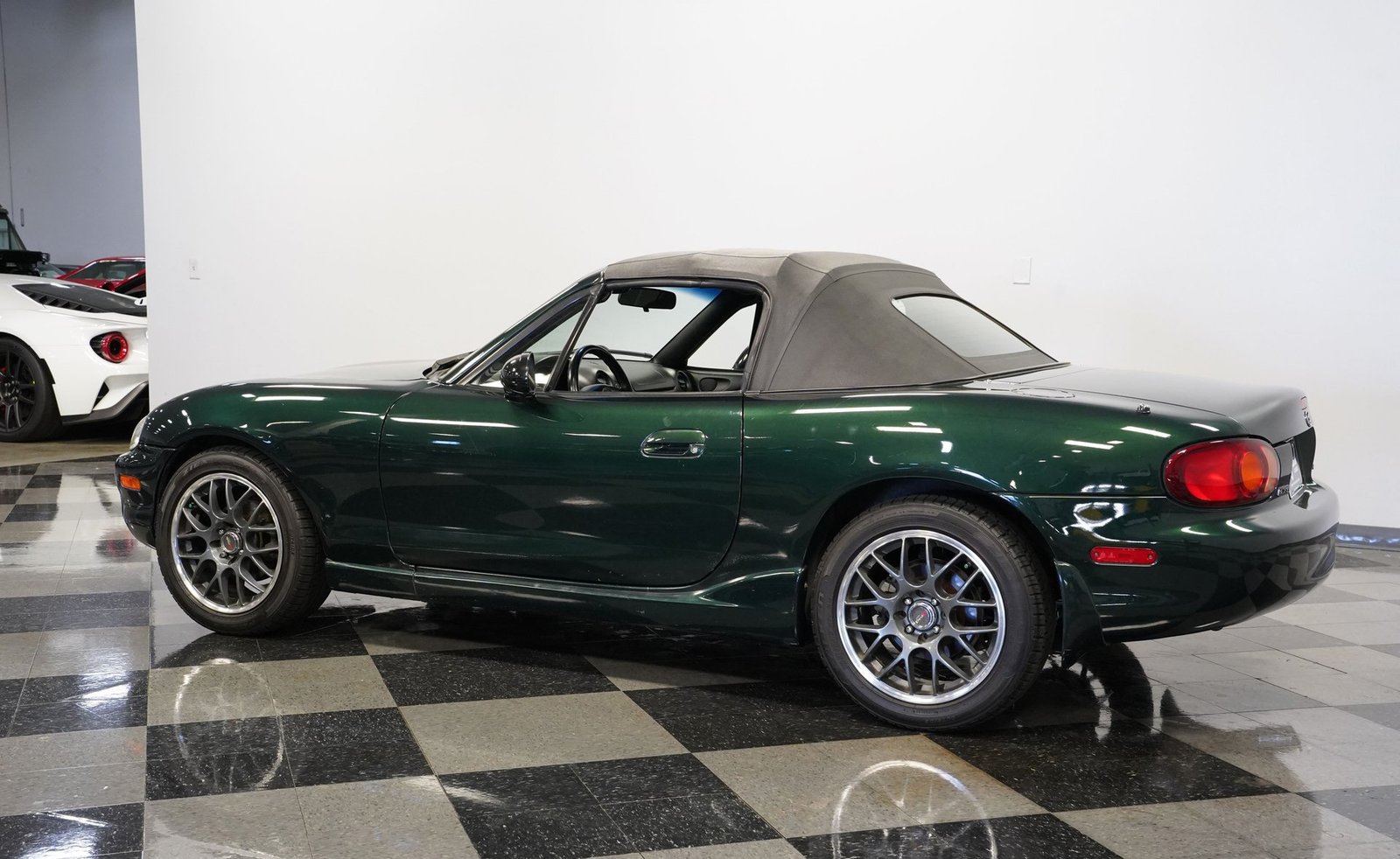 Mazda 1999 Miata MX-5 Conversível - Imagem 27