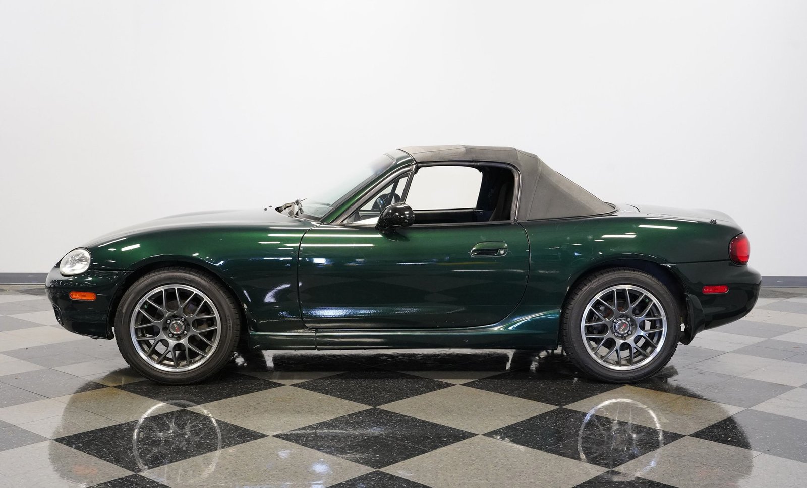 Mazda 1999 Miata MX-5 Conversível - Imagem 33