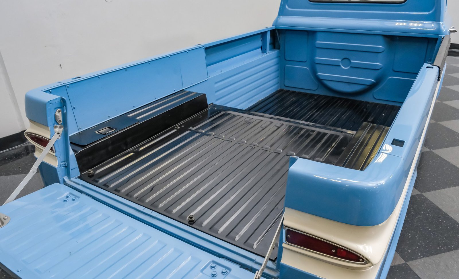 Chevrolet 1962 Corvair 95 Rampside Pickup - Imagem 2