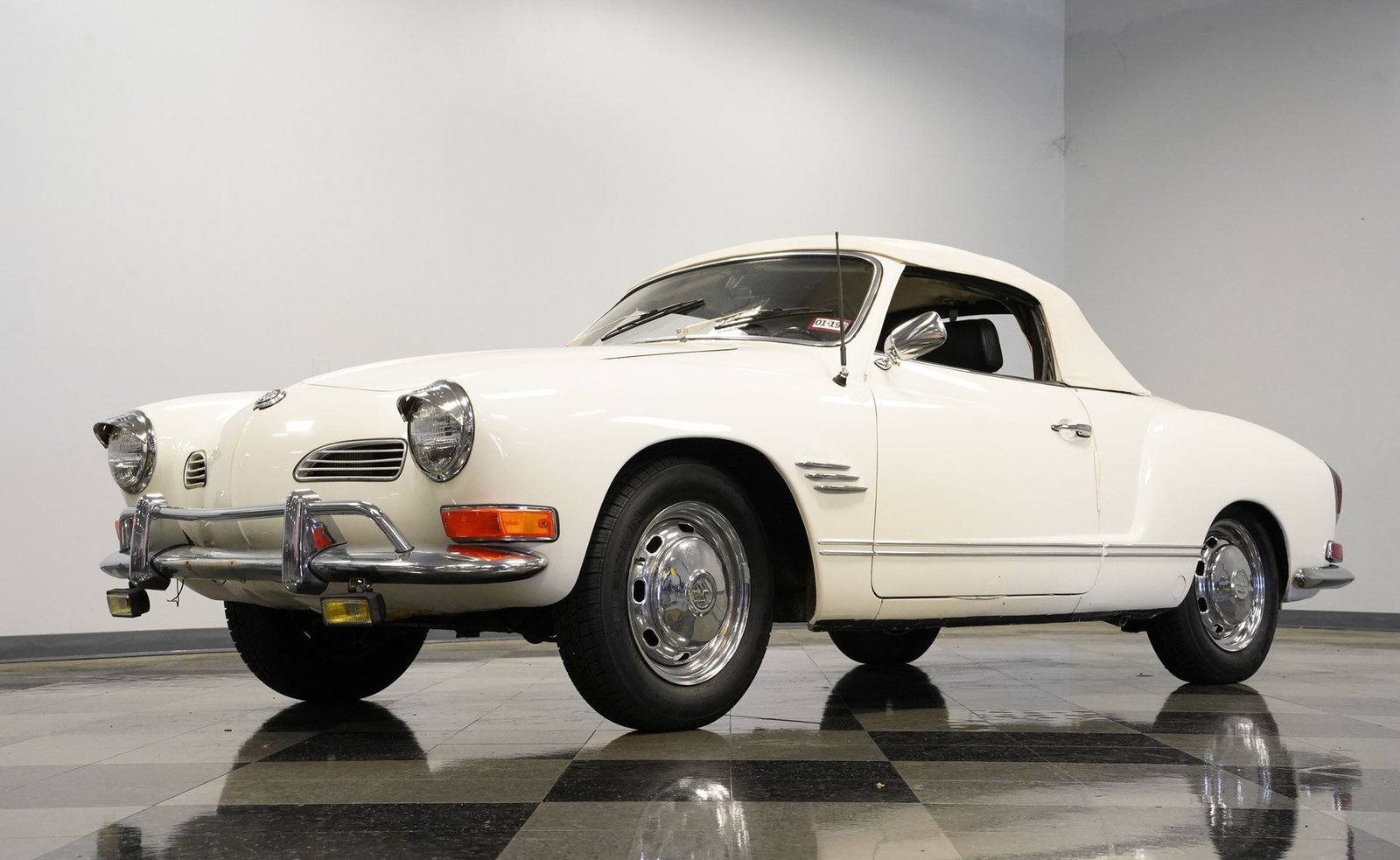 Volkswagen de 1970 Karmann Ghia Conversível - Imagem 19
