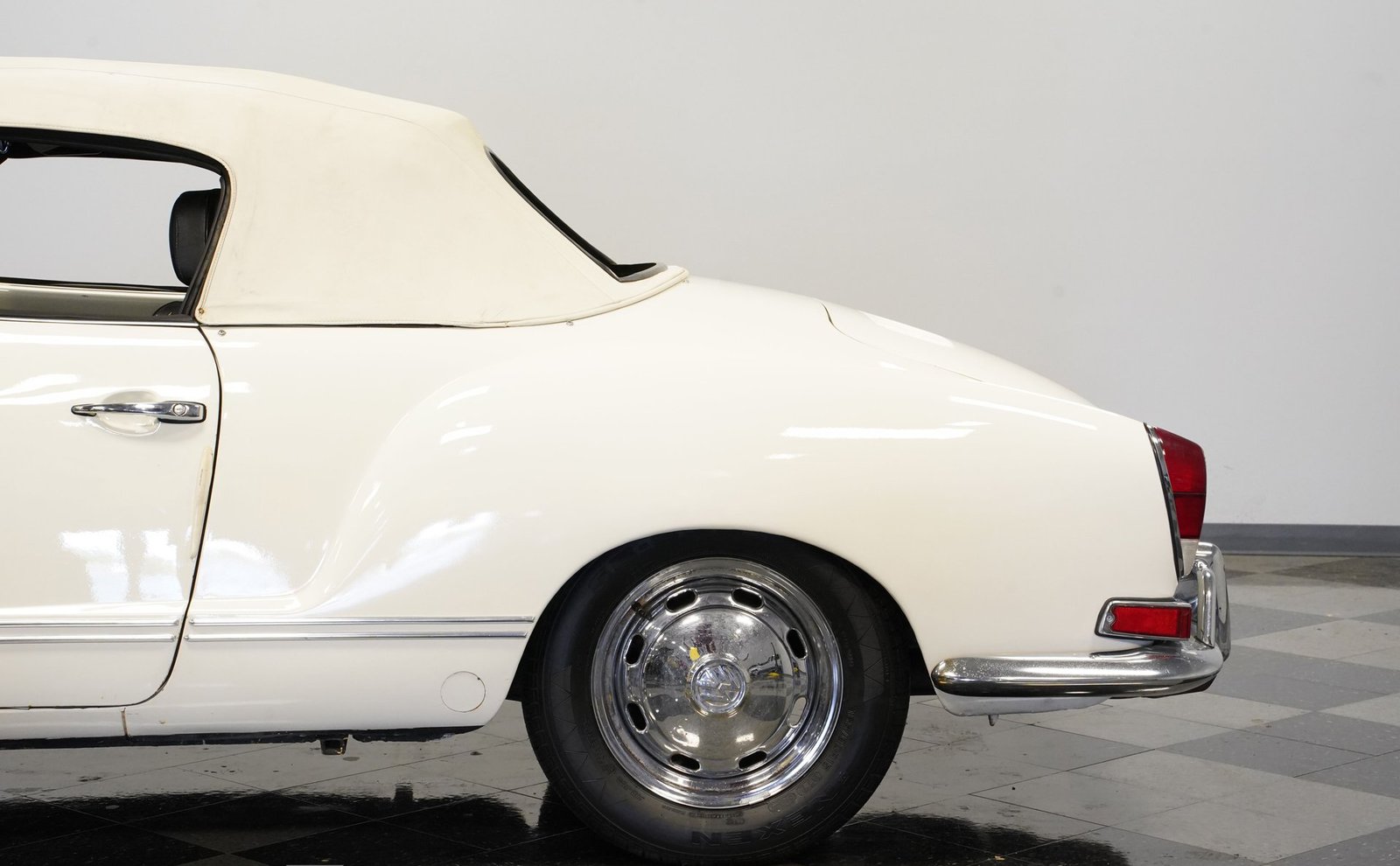 Volkswagen de 1970 Karmann Ghia Conversível - Imagem 18
