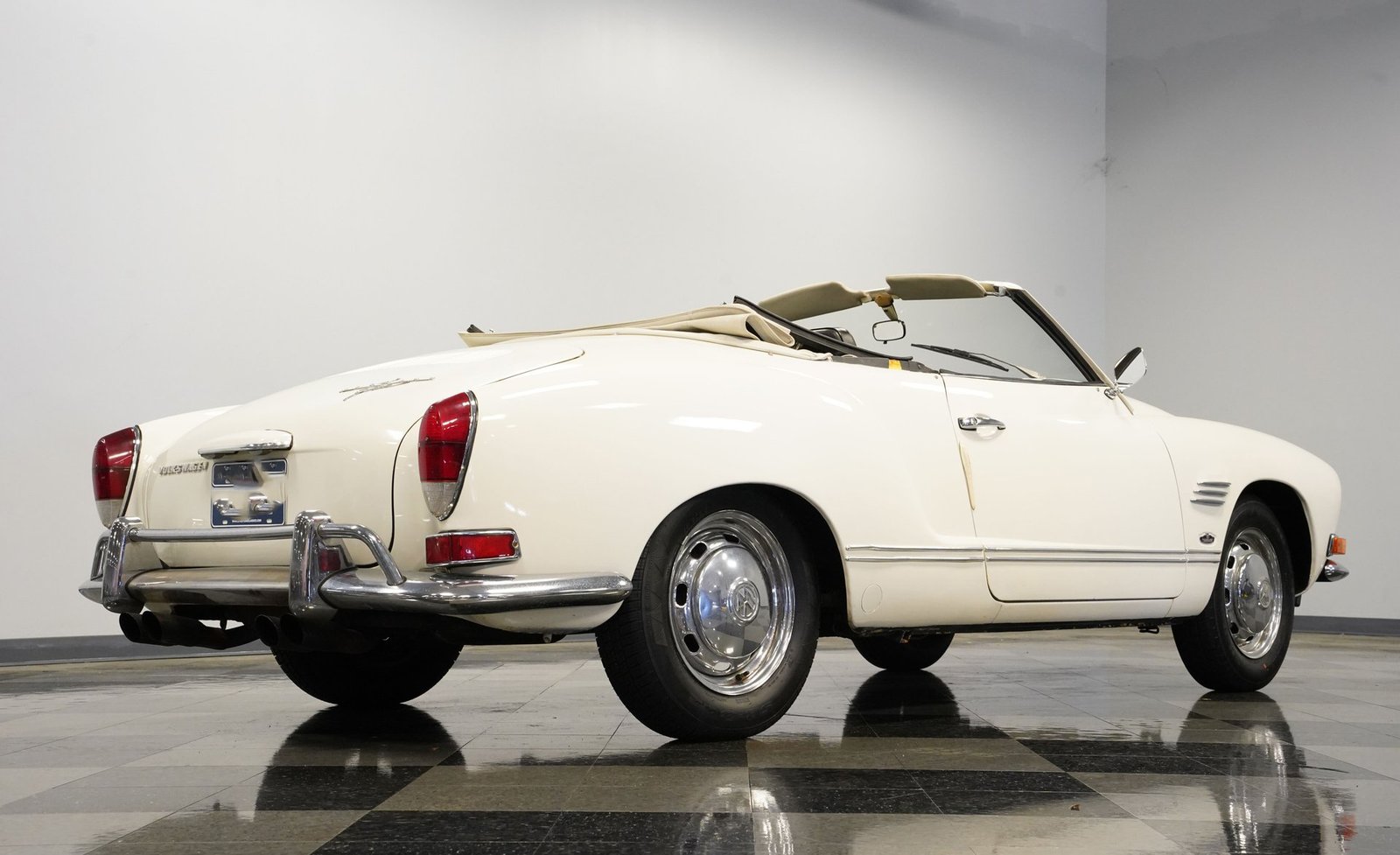 Volkswagen de 1970 Karmann Ghia Conversível - Imagem 17