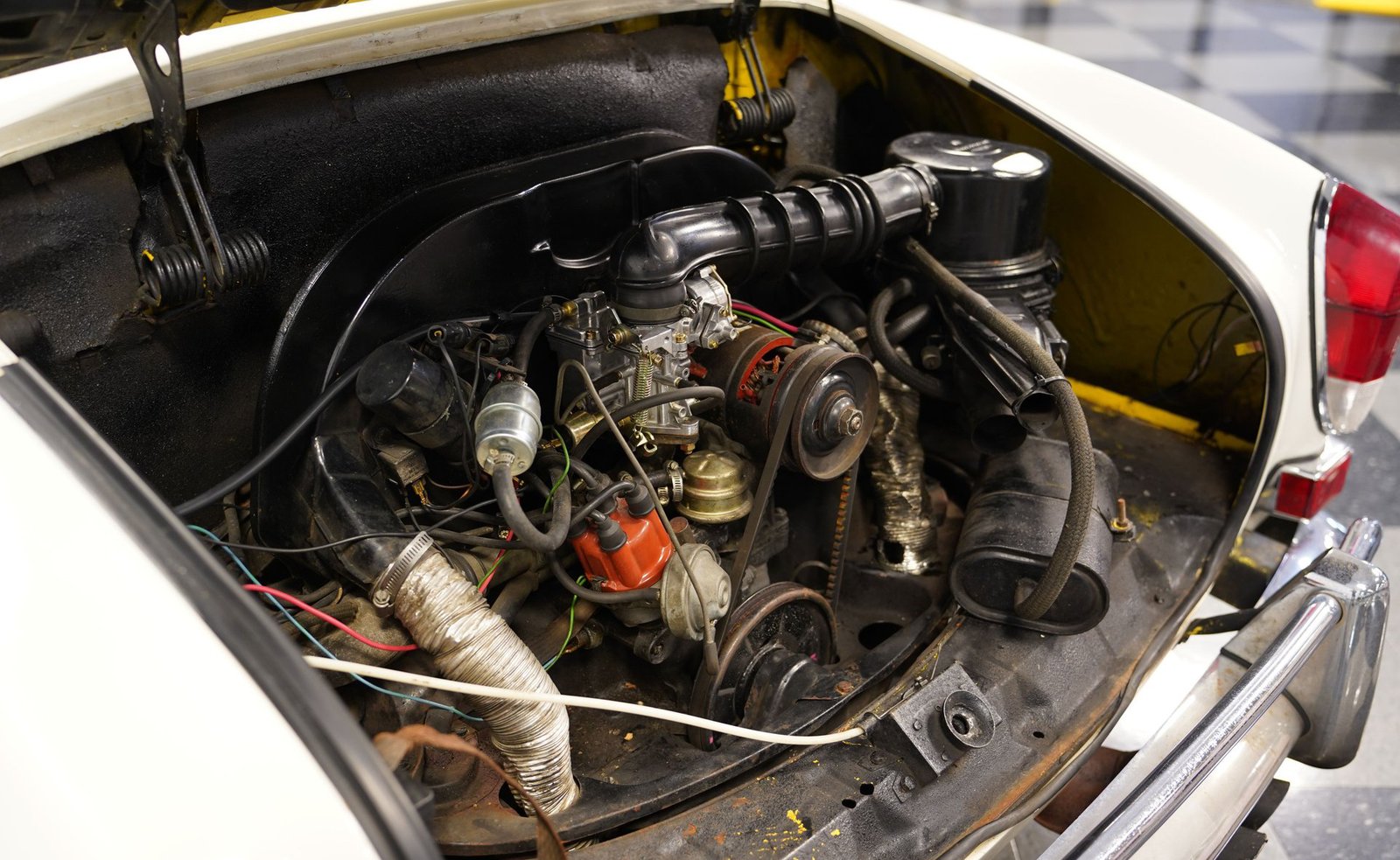 Volkswagen de 1970 Karmann Ghia Conversível - Imagem 13