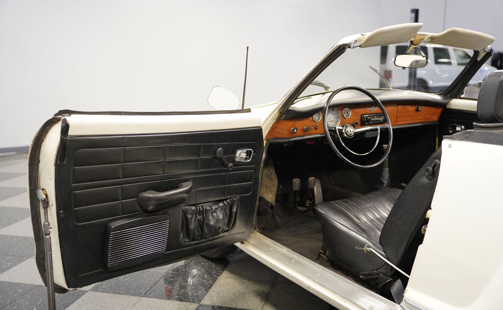 Volkswagen de 1970 Karmann Ghia Conversível - Imagem 12