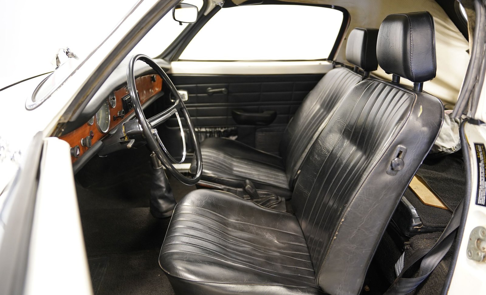 Volkswagen de 1970 Karmann Ghia Conversível - Imagem 11