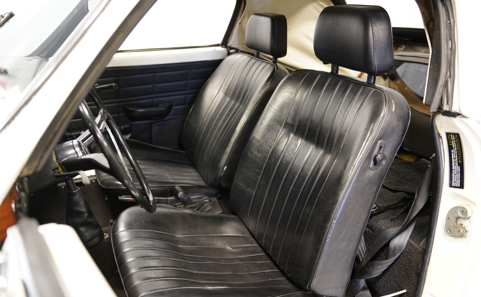 Volkswagen de 1970 Karmann Ghia Conversível - Imagem 8