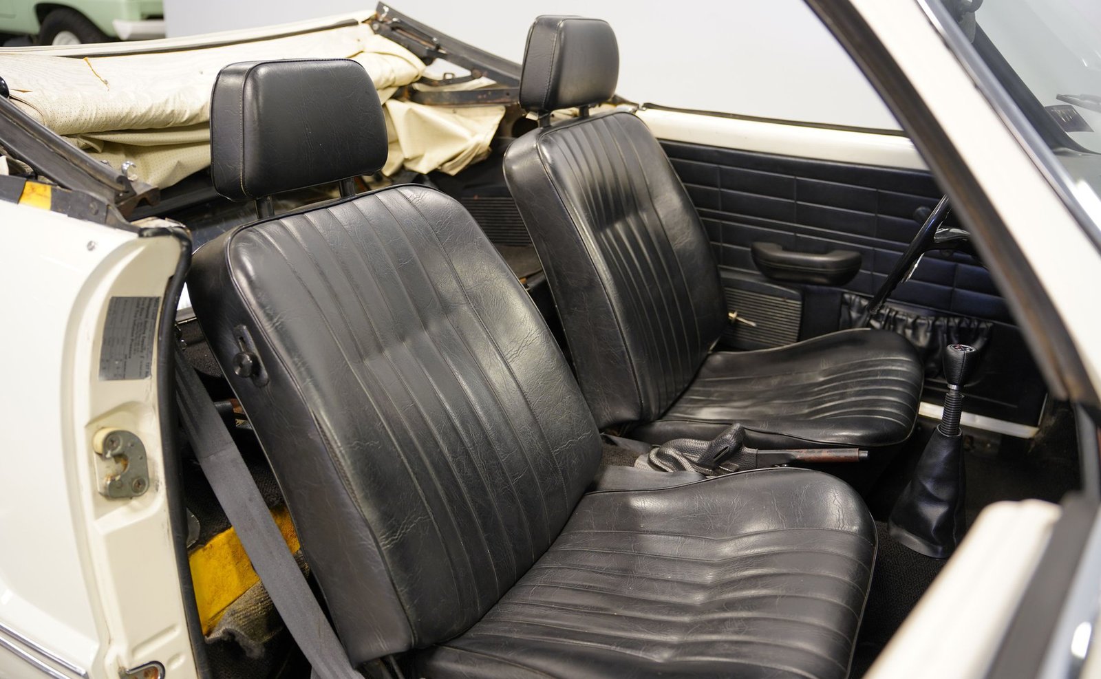 Volkswagen de 1970 Karmann Ghia Conversível - Imagem 7