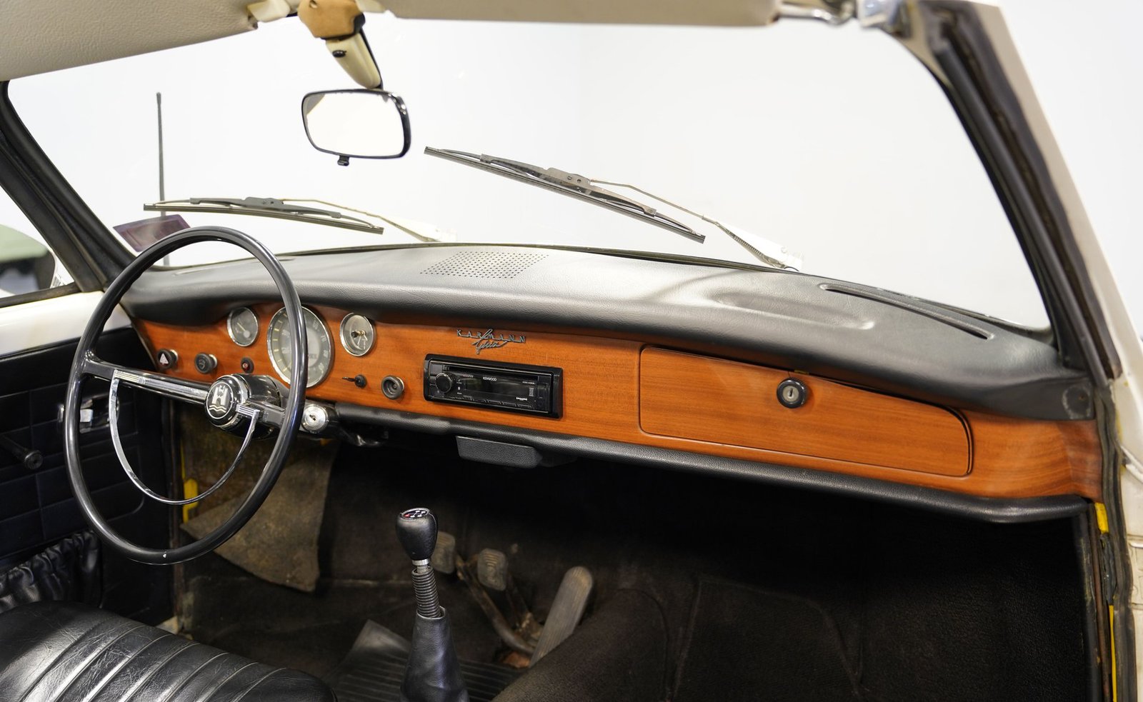 Volkswagen de 1970 Karmann Ghia Conversível - Imagem 6