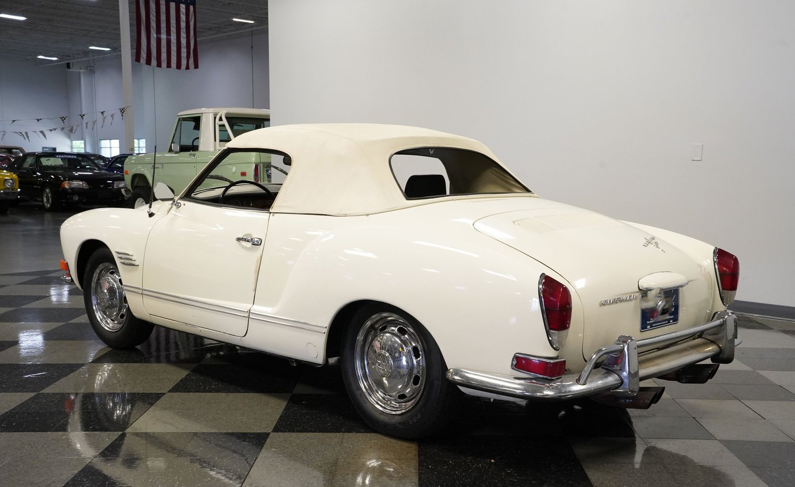 Volkswagen de 1970 Karmann Ghia Conversível - Imagem 28