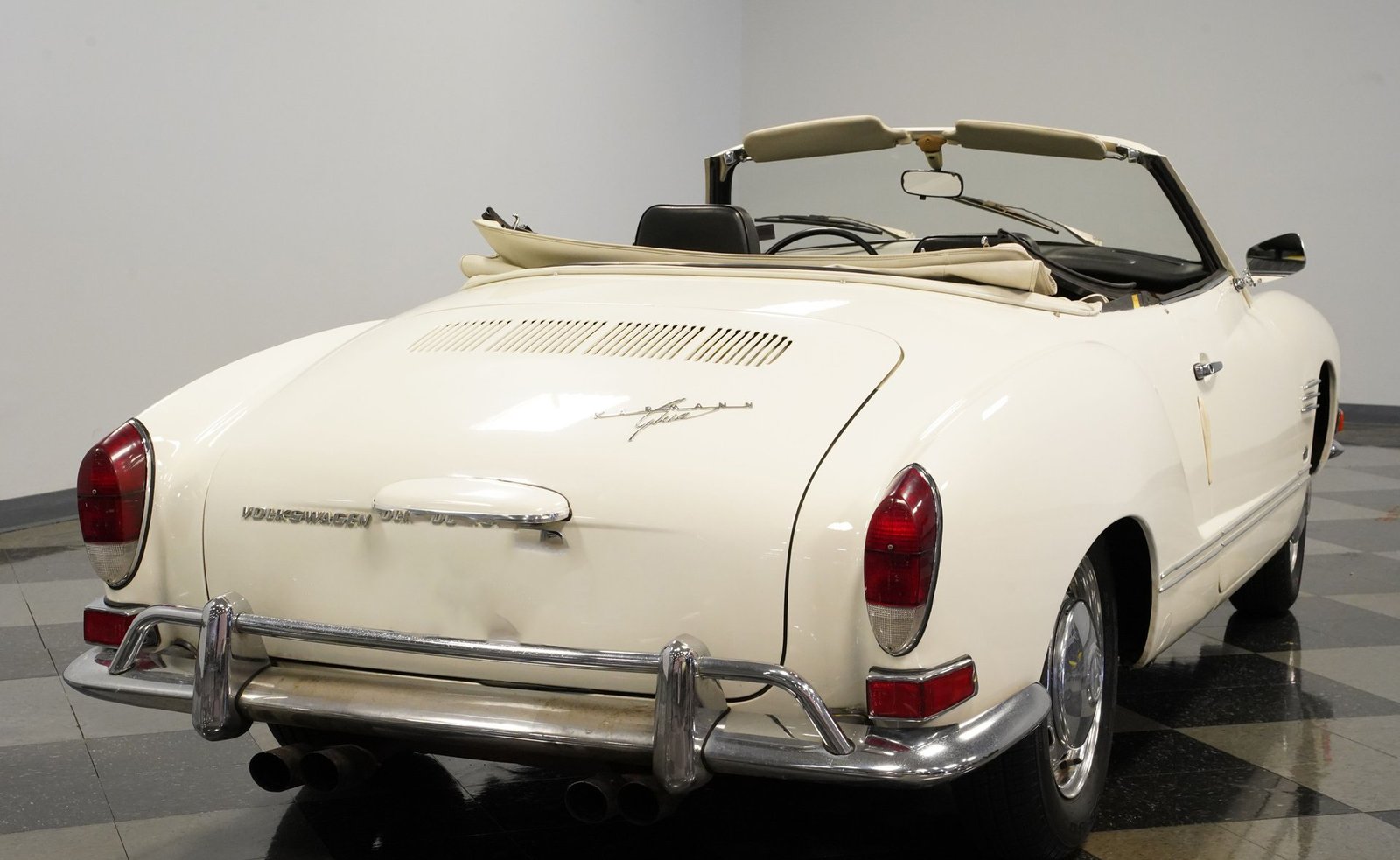 Volkswagen de 1970 Karmann Ghia Conversível - Imagem 27