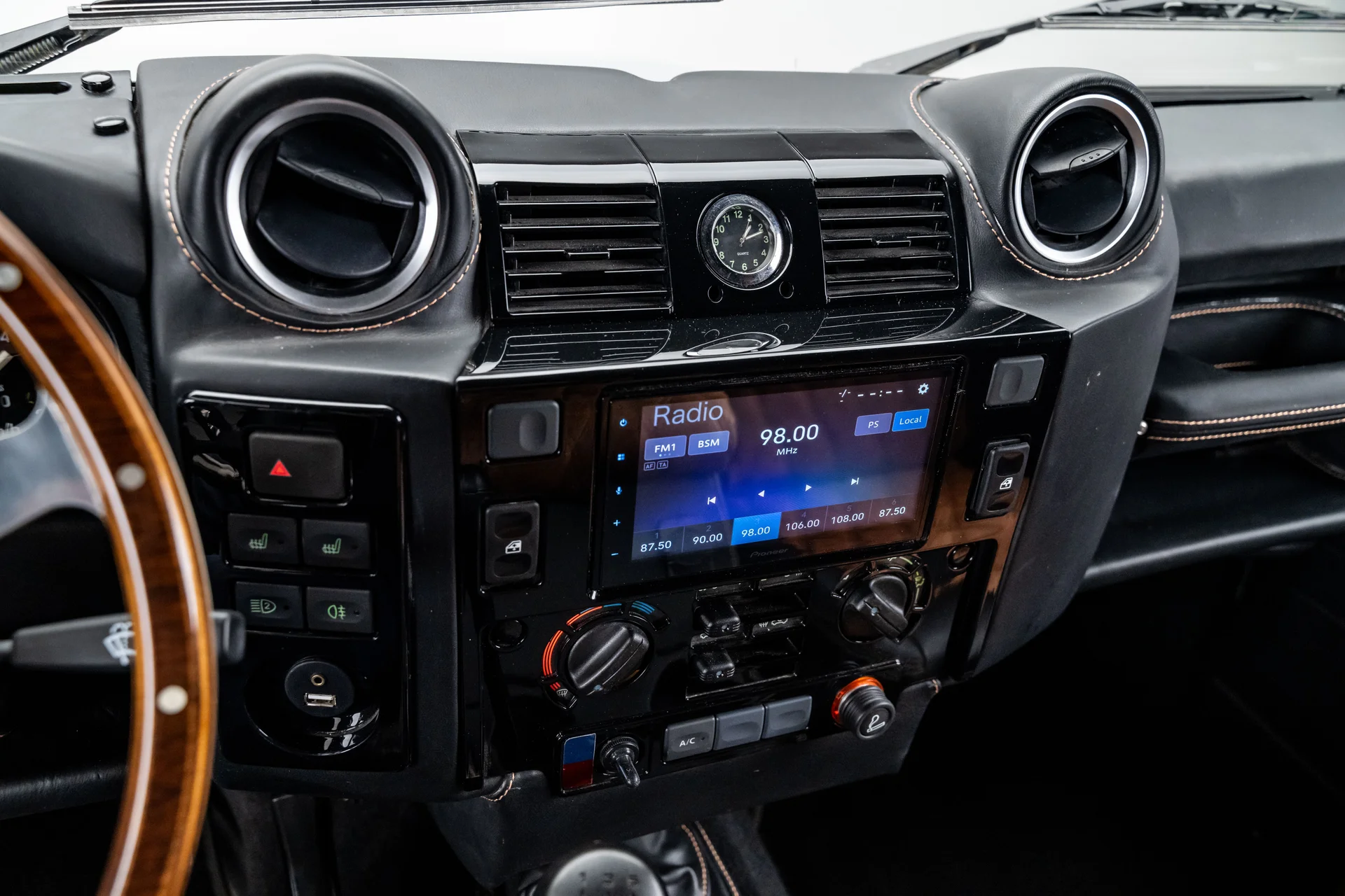 Land Rover Defender 130 de 1993 - Imagem 11