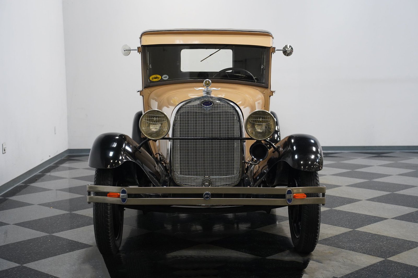 Ford 1929 Modelo A Coupé com Banco Traseiro - Imagem 17