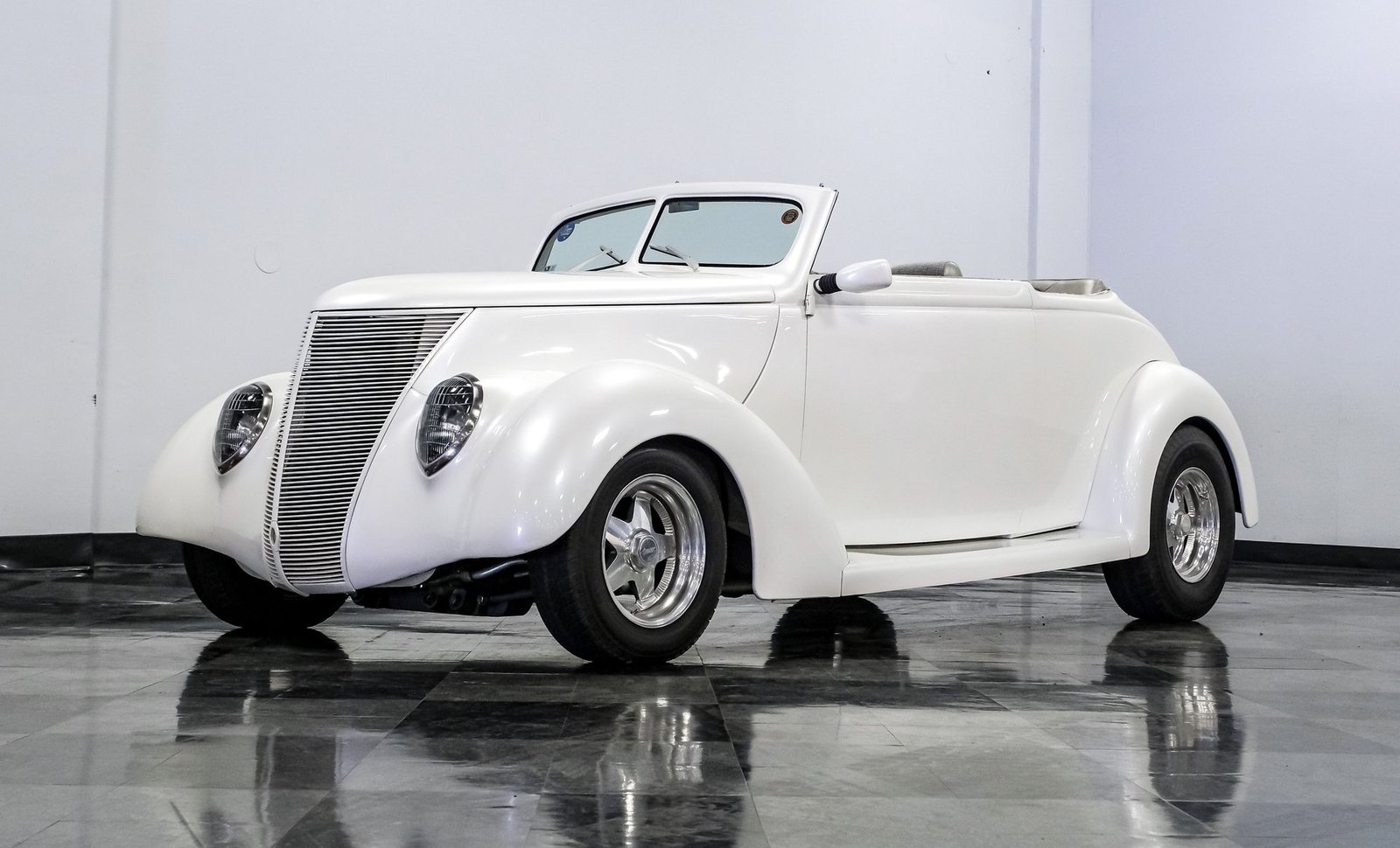 Ford 1937 Cabriolet Street Rod - Imagem 24