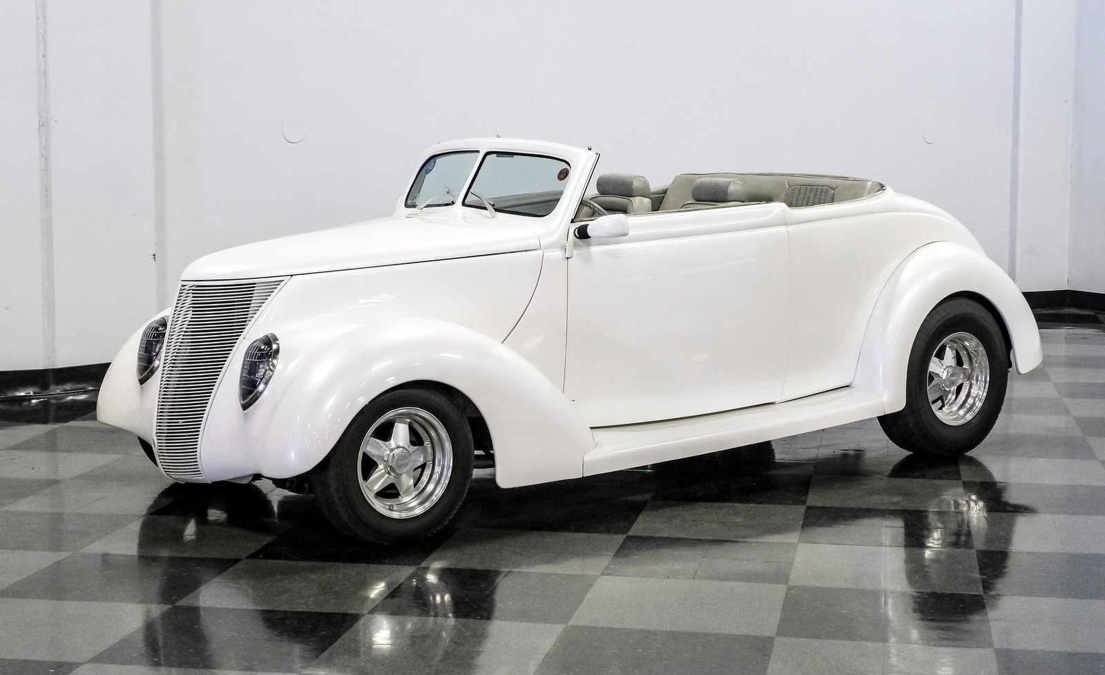 Ford 1937 Cabriolet Street Rod - Imagem 37