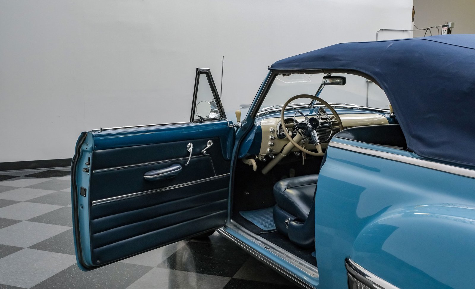 Oldsmobile 1949 Futuramic 88 Conversível - Imagem 18
