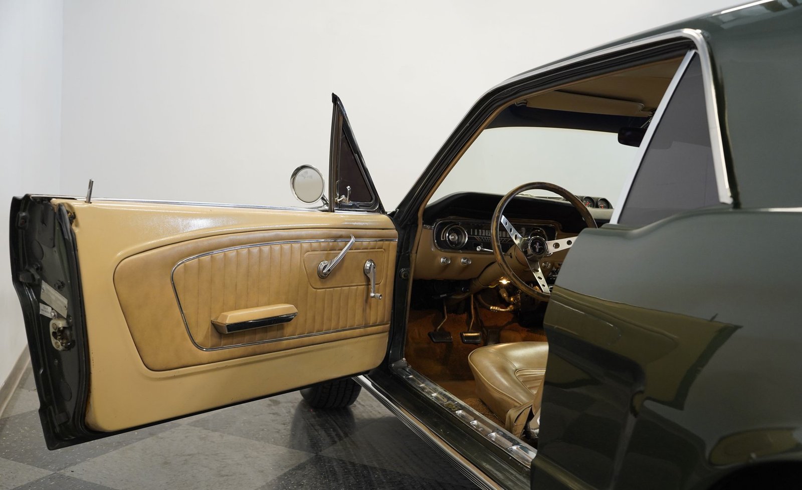 Ford 1965 Mustang - Imagem 18
